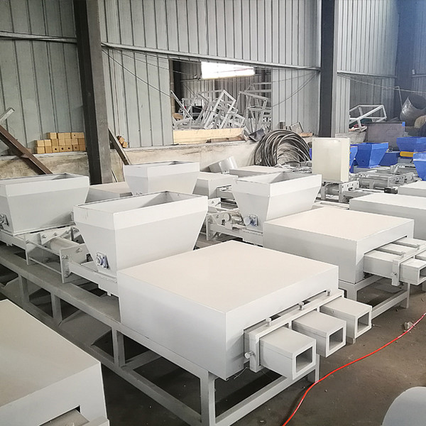 Automatic Compressed Wood Chip Pallet Block Making Machine